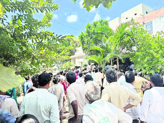 అవే బారులు.. అదే గోస3