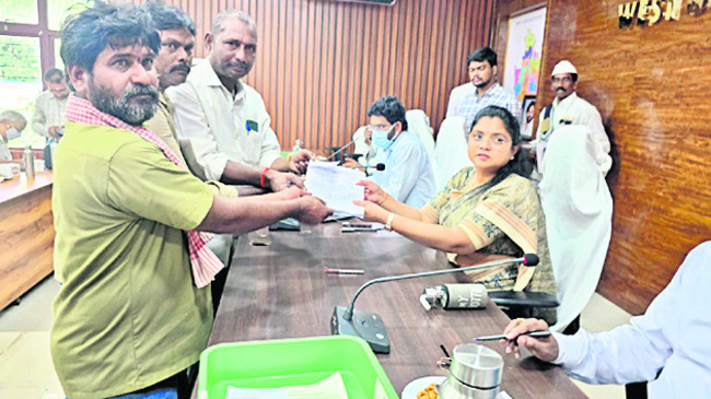 ఎన్నికల హామీ అమలు చేయాలి 1