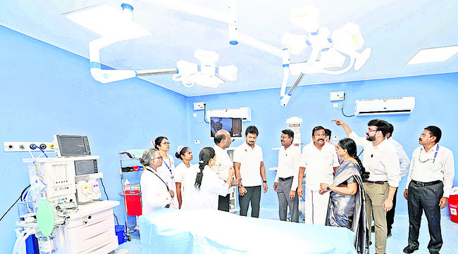 త్వరలో ఐసీయూలోకి అన్నాడీఎంకే1