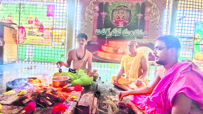 ఆలయాల్లో శుద్ధి.. సంప్రోక్షణ1