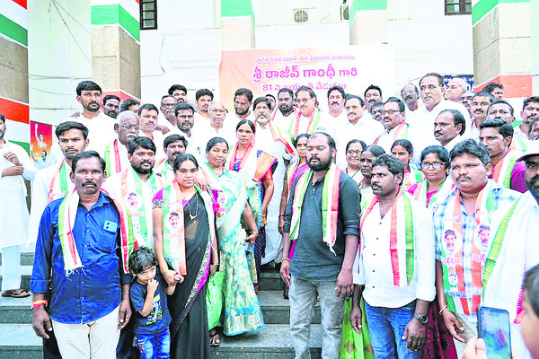 డిప్యూటీ సీఎం సమక్షాన కాంగ్రెస్లో చేరిక1