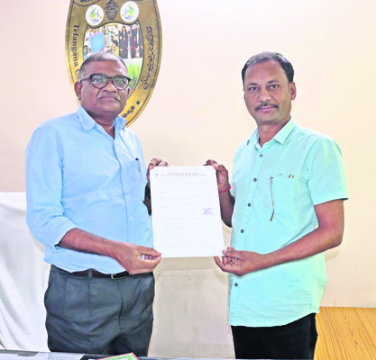 ‘గిరిరాజ్’ వైస్ ప్రిన్సిపాల్ రంగరత్నానికి డాక్టరేట్ 1