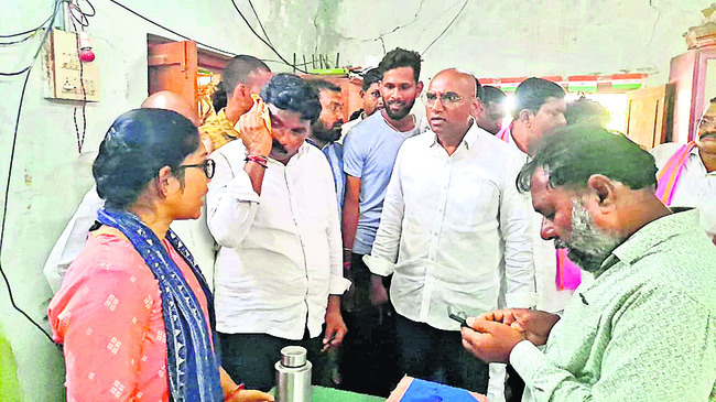 యూరియా వెతలు2