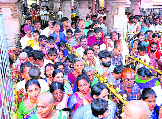 శ్రీశైల ఆలయంలో సంప్రోక్షణ 1