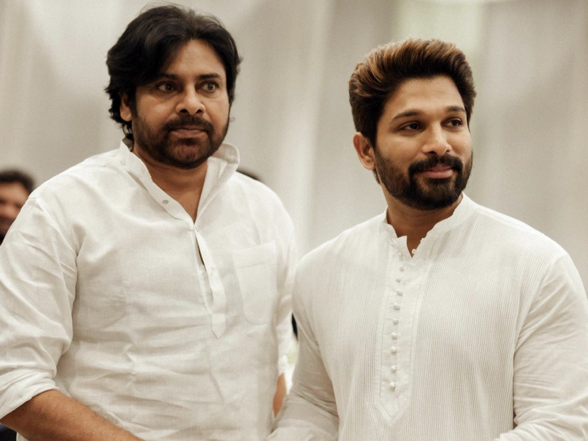 Chiru, Ram Charan and others attends to allu kanakaratnamma peddakarma(photos)7