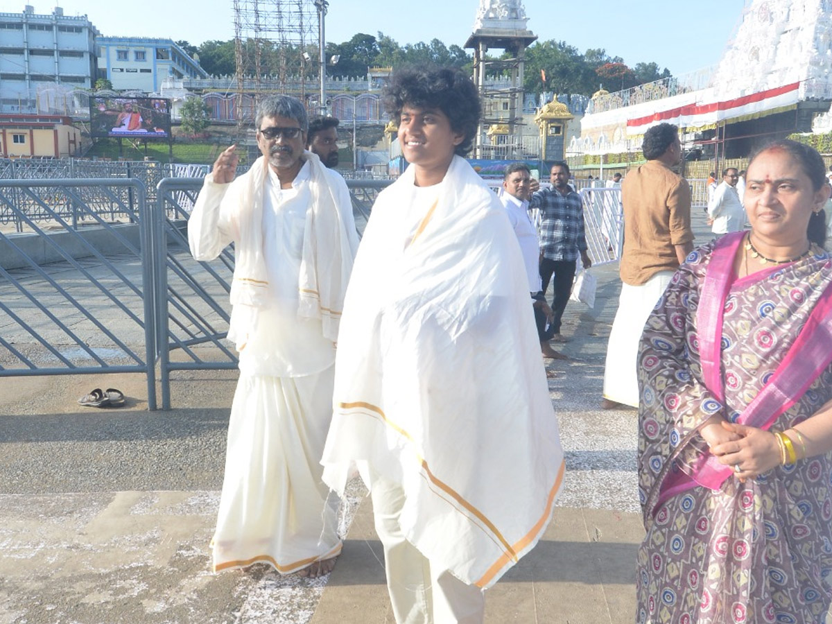 Indian Women's Cricket Team Player Sri Charani Visited Tirumala Sri Vari Temple Photos8