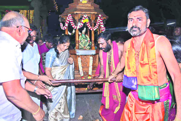 సిద్ధిధాత్రి.. కరుణించమ్మా3