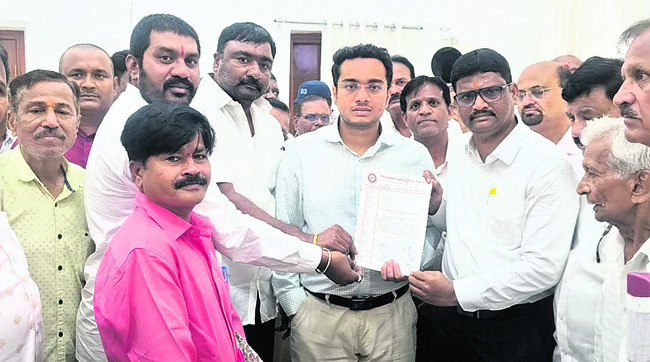 అంగన్‌వాడీలపై వేటు  విరమించుకోవాలి1