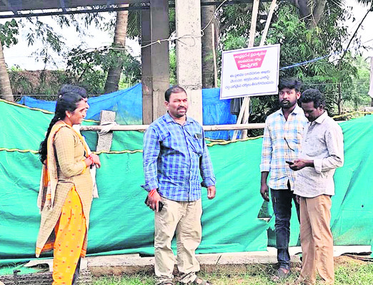 ఇరిగేషన్‌ భూముల స్వాహా 1