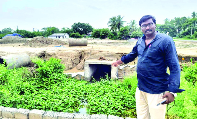 ఇరిగేషన్‌ భూముల స్వాహా 2