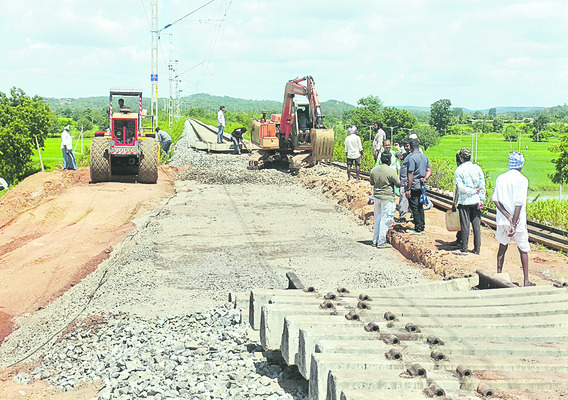 బాసరలో పూజలు చేసిన  కాంగ్రెస్‌ నేతలు3