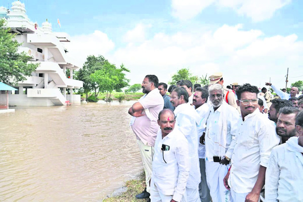 పశు సంపదతోనేవ్యవసాయాభివృద్ధి  
2