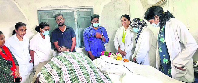 కలిసే ‘పోయిన’ మామాఅల్లుళ్లు 1