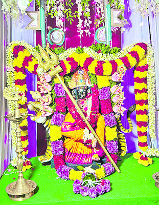 నోట్ల పెళపెళ.. లక్ష్మీ కళకళ! 4