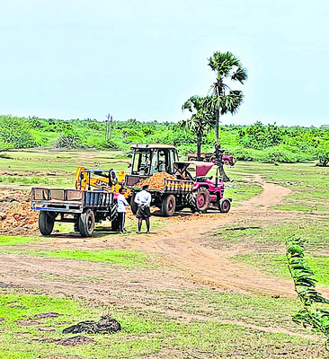 తవ్వుకో.. దోచుకో..! 1