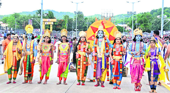 దివ్యరూపం.. మహాతేజం2