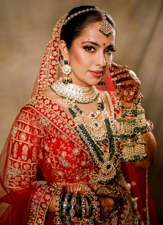 Tollywood actress Avika Gor shares wedding photos (Photos)10