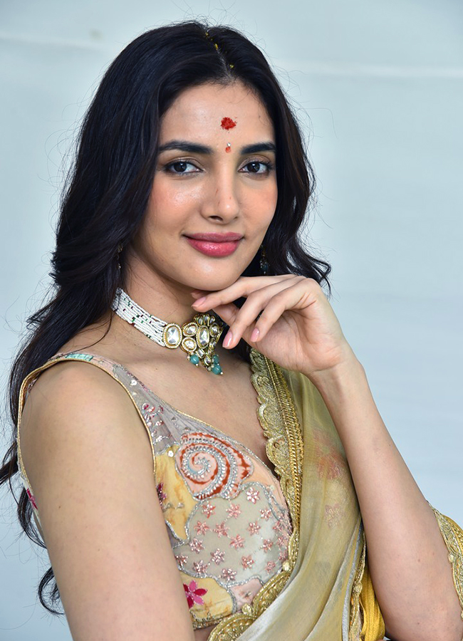 Hilesso Movie Actress Natasha Singh HD Photos12