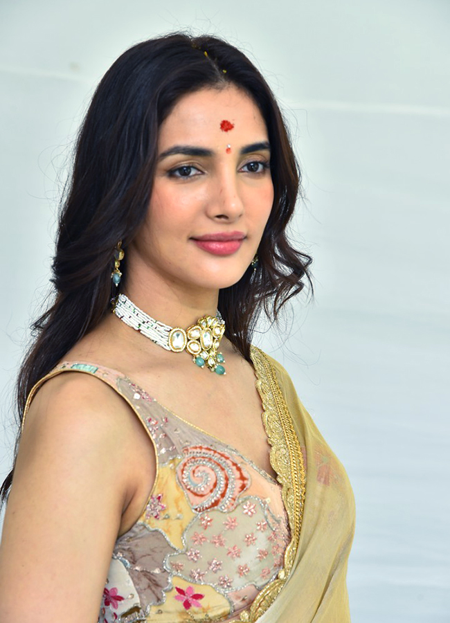 Hilesso Movie Actress Natasha Singh HD Photos13