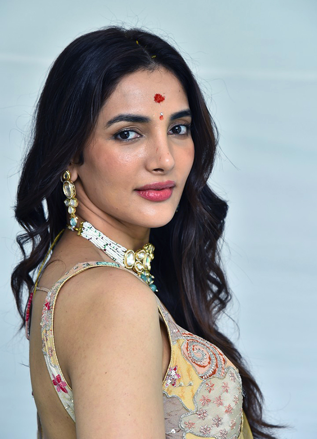 Hilesso Movie Actress Natasha Singh HD Photos16