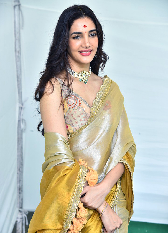 Hilesso Movie Actress Natasha Singh HD Photos6