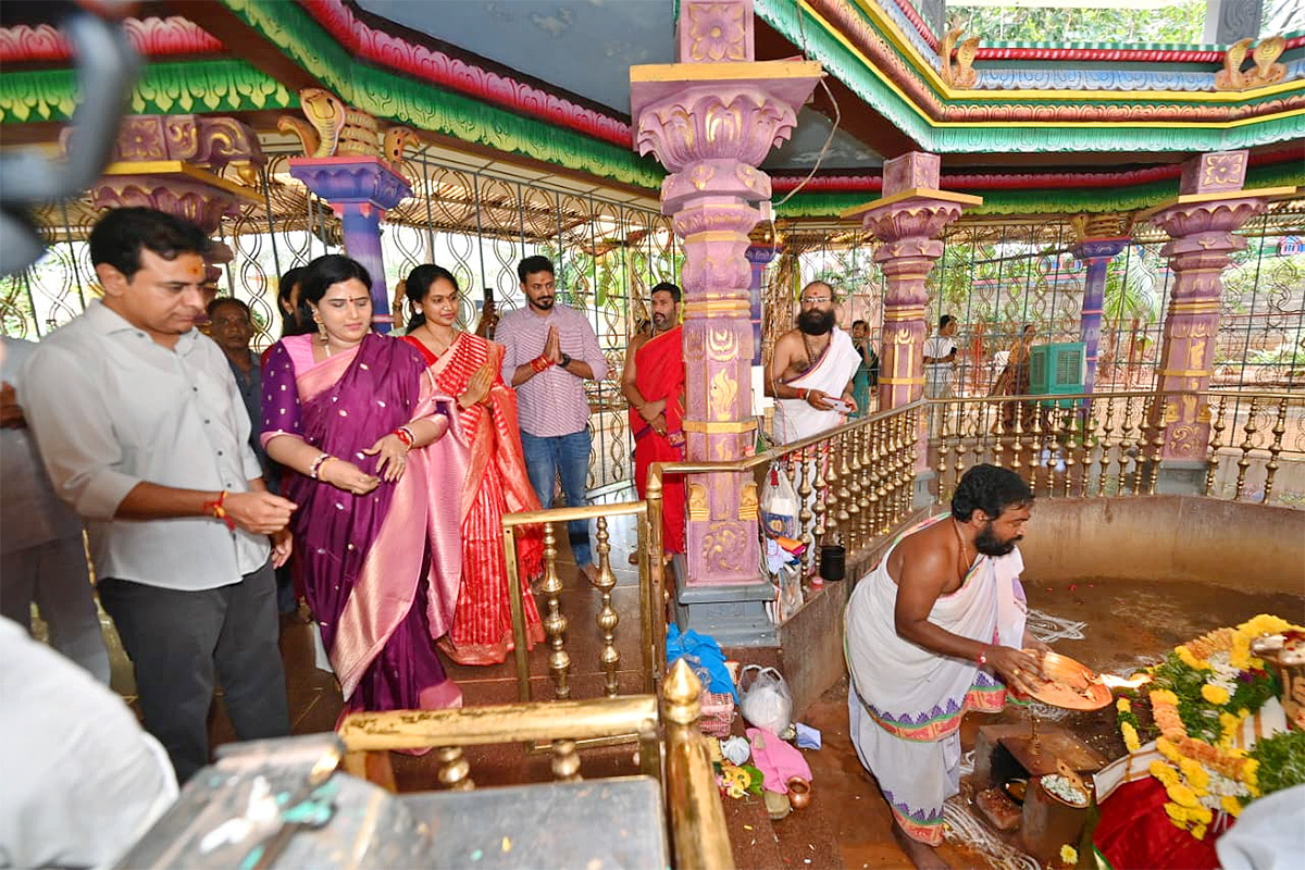 KTR Visit On Jubilee Hills Peddamma Thalli Temple Photos10