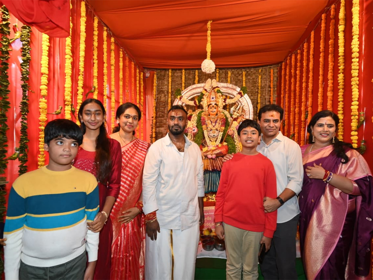 KTR Visit On Jubilee Hills Peddamma Thalli Temple Photos14