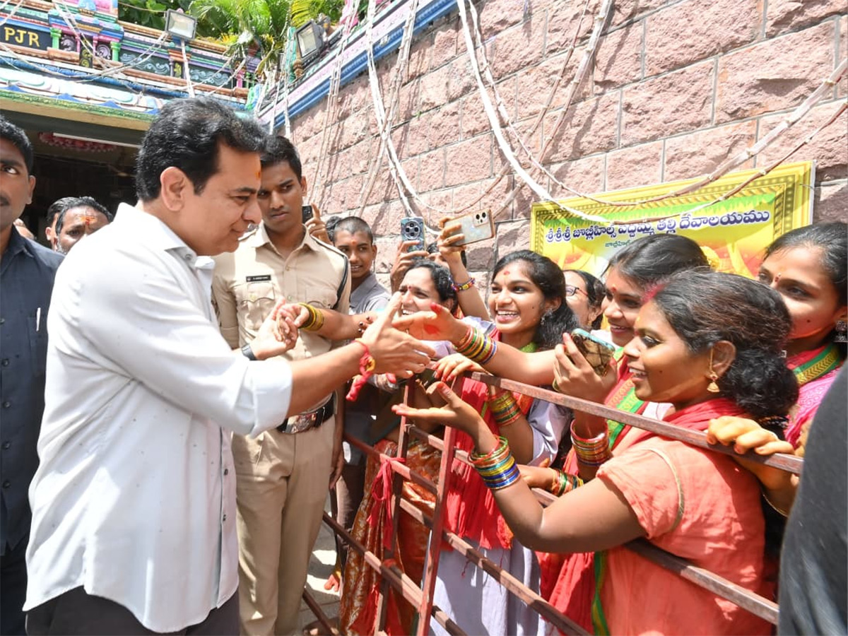 KTR Visit On Jubilee Hills Peddamma Thalli Temple Photos18