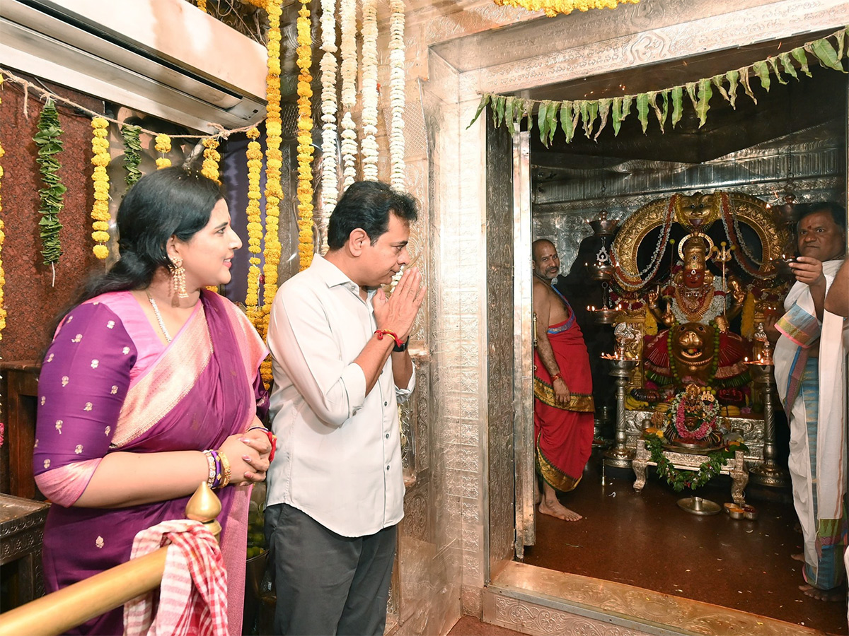 KTR Visit On Jubilee Hills Peddamma Thalli Temple Photos2