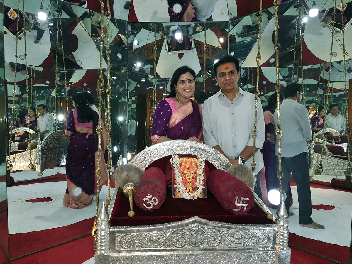 KTR Visit On Jubilee Hills Peddamma Thalli Temple Photos4