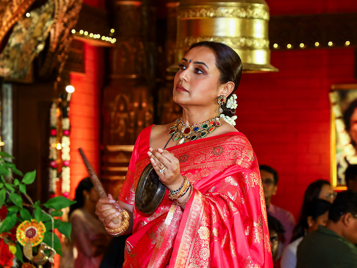 Priyanka Chopra Celebrations Hindu festival of Durga Puja in Mumbai27