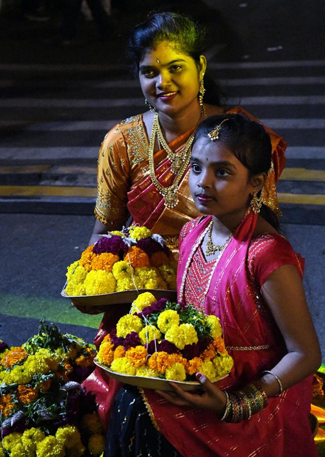 Saddula Bathukamma Closing Ceremonies on Tankbund15