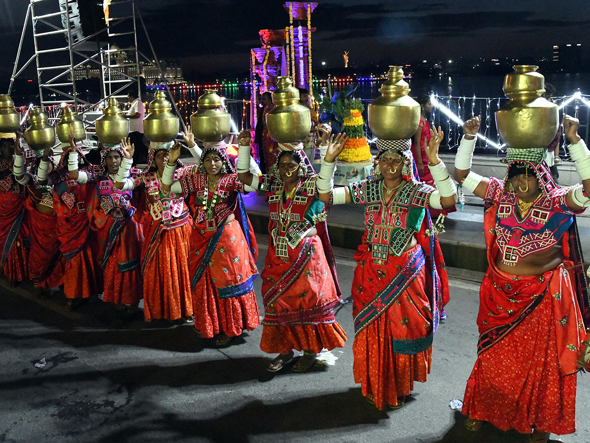 Saddula Bathukamma Closing Ceremonies on Tankbund17