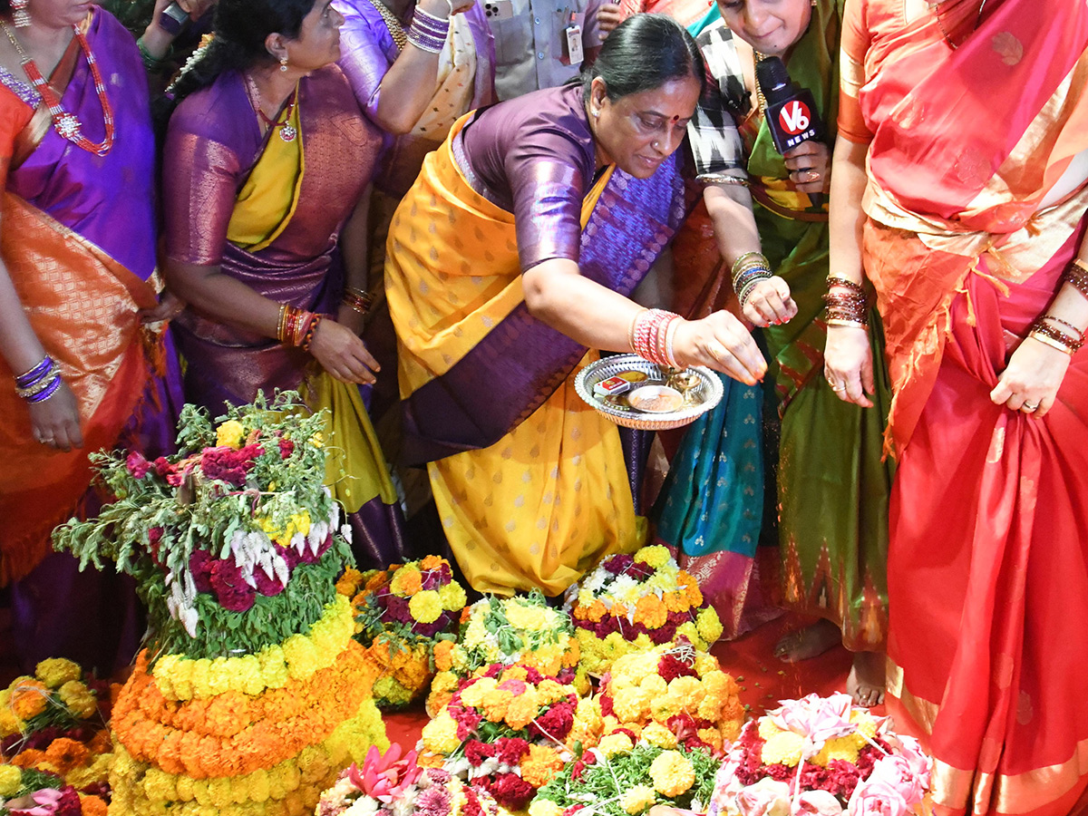 Saddula Bathukamma Closing Ceremonies on Tankbund19
