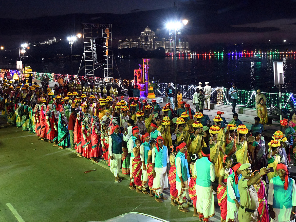 Saddula Bathukamma Closing Ceremonies on Tankbund20