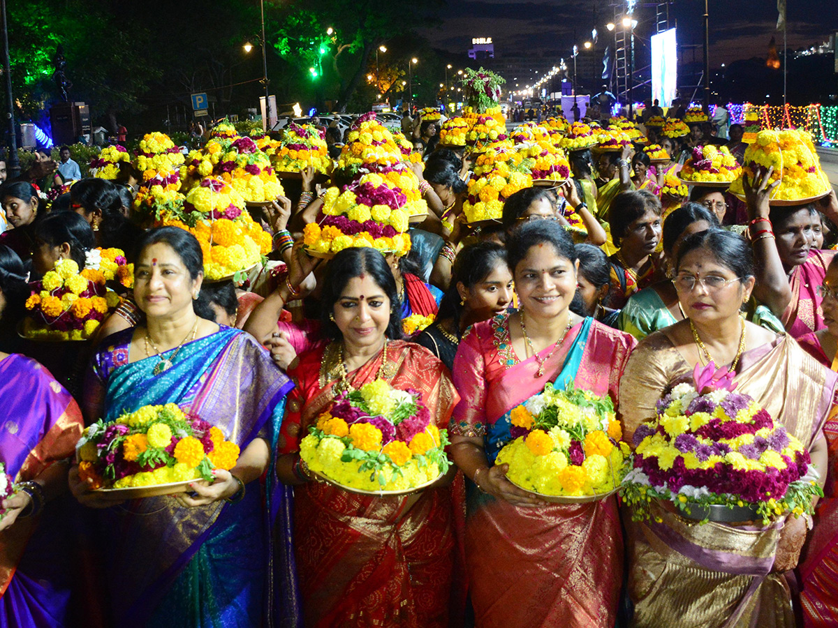 Saddula Bathukamma Closing Ceremonies on Tankbund24