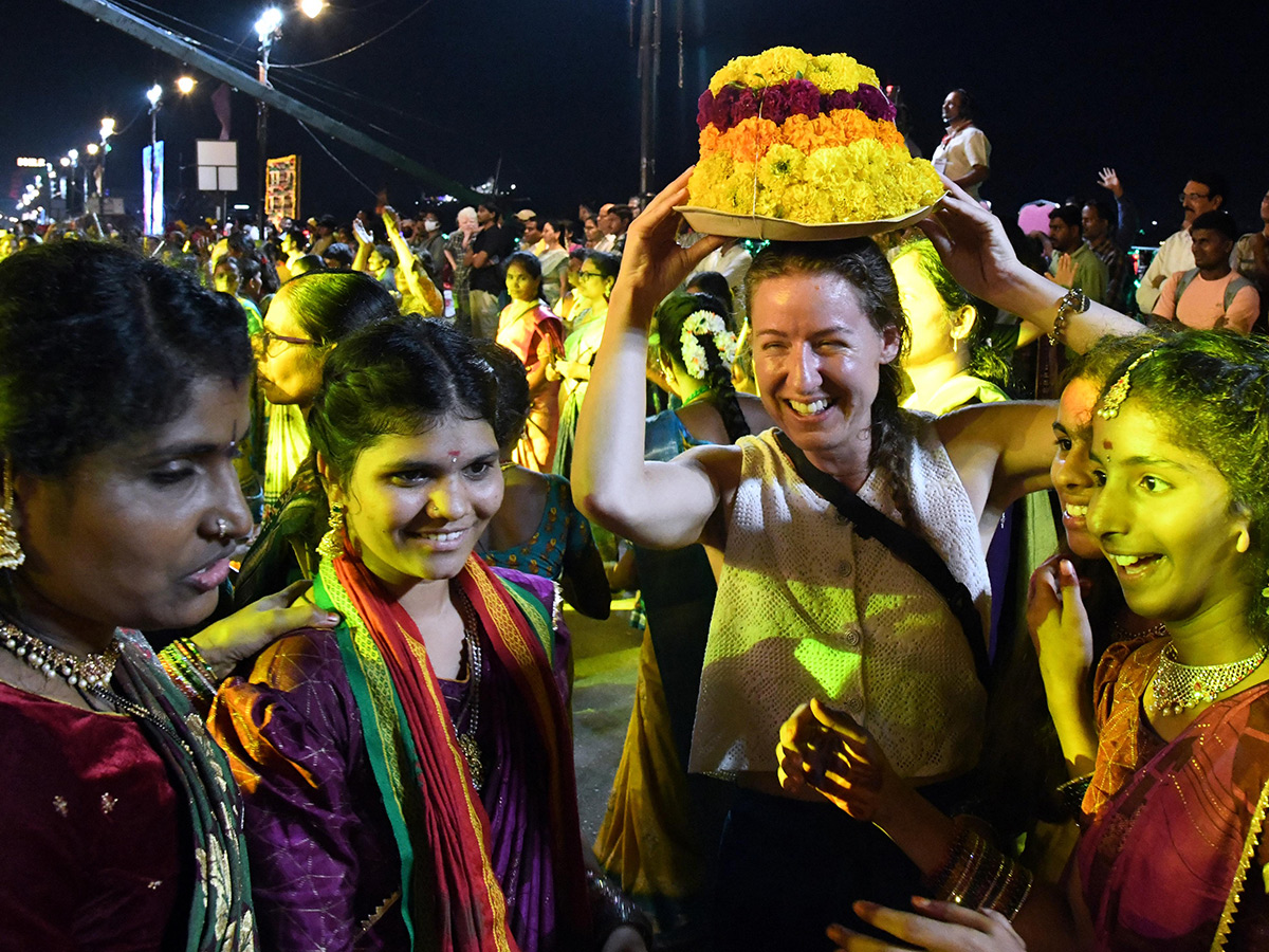 Saddula Bathukamma Closing Ceremonies on Tankbund26