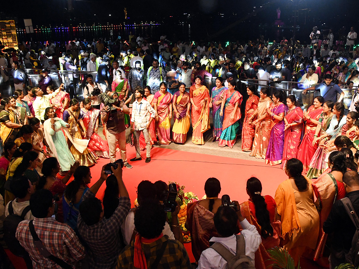 Saddula Bathukamma Closing Ceremonies on Tankbund7