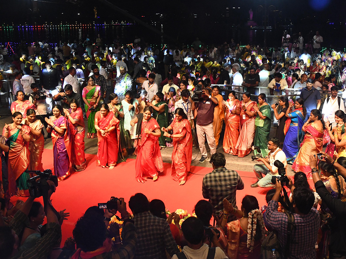 Saddula Bathukamma Closing Ceremonies on Tankbund10