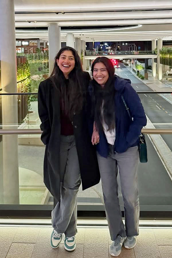 Saipallavi Vacation Trip With Sister Pooja Kannan Photos16