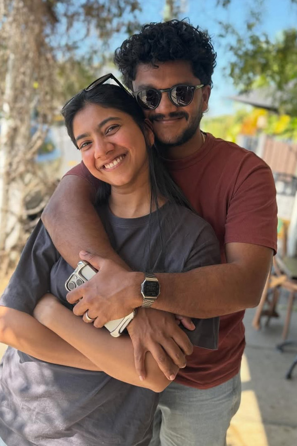 Saipallavi Vacation Trip With Sister Pooja Kannan Photos20