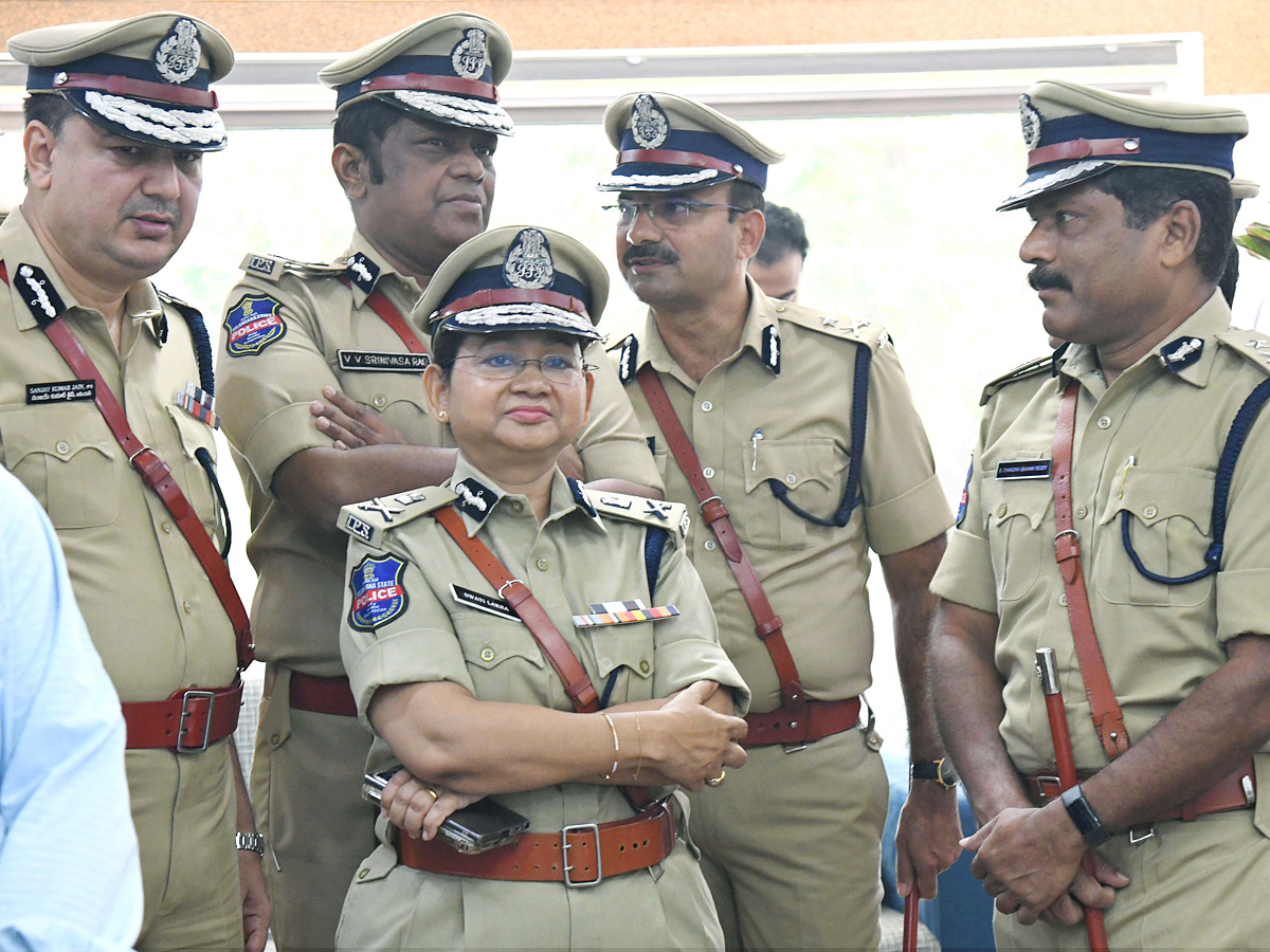 Shivadhar Reddy Takes Charge as Telangana DGP PHotos2