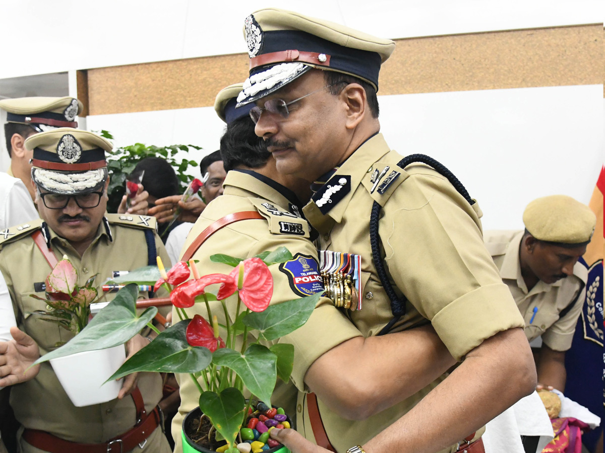 Shivadhar Reddy Takes Charge as Telangana DGP PHotos13