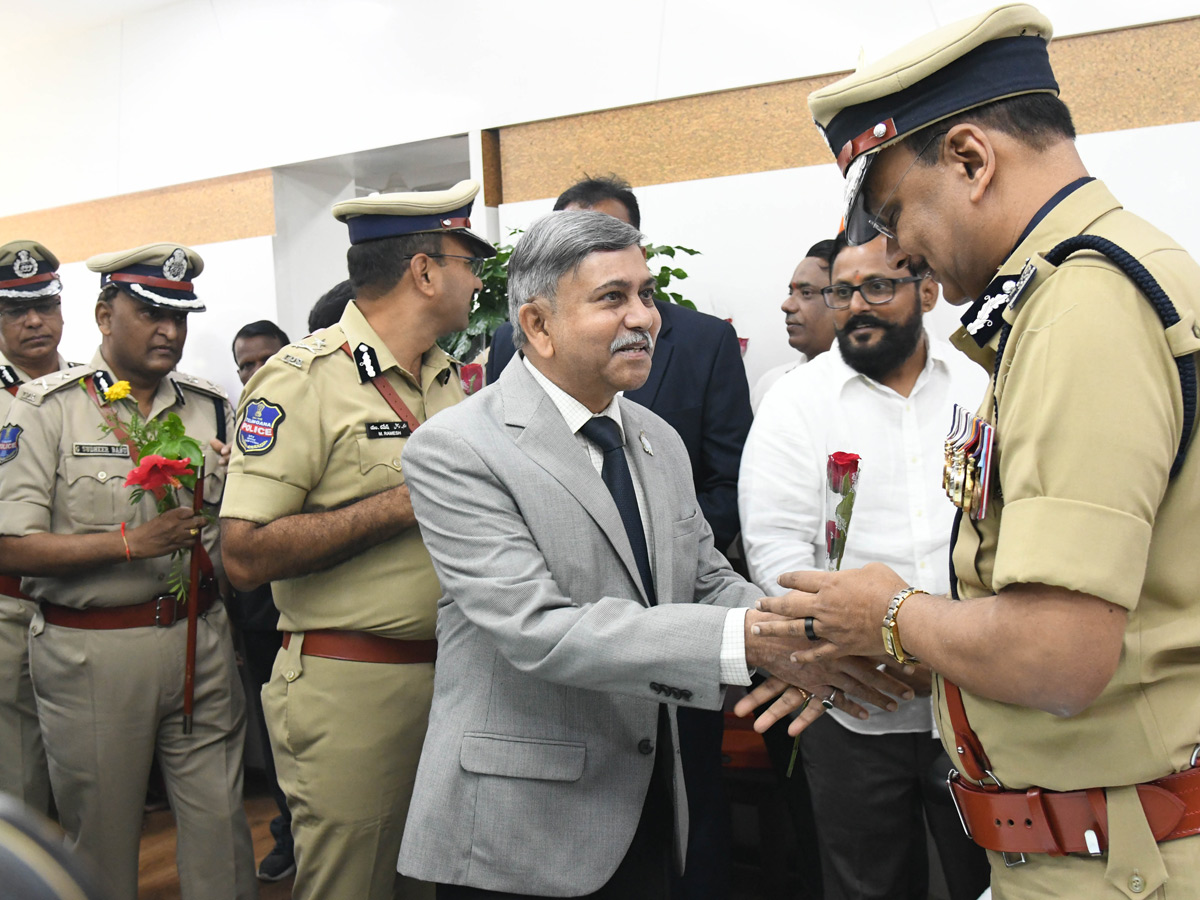 Shivadhar Reddy Takes Charge as Telangana DGP PHotos16