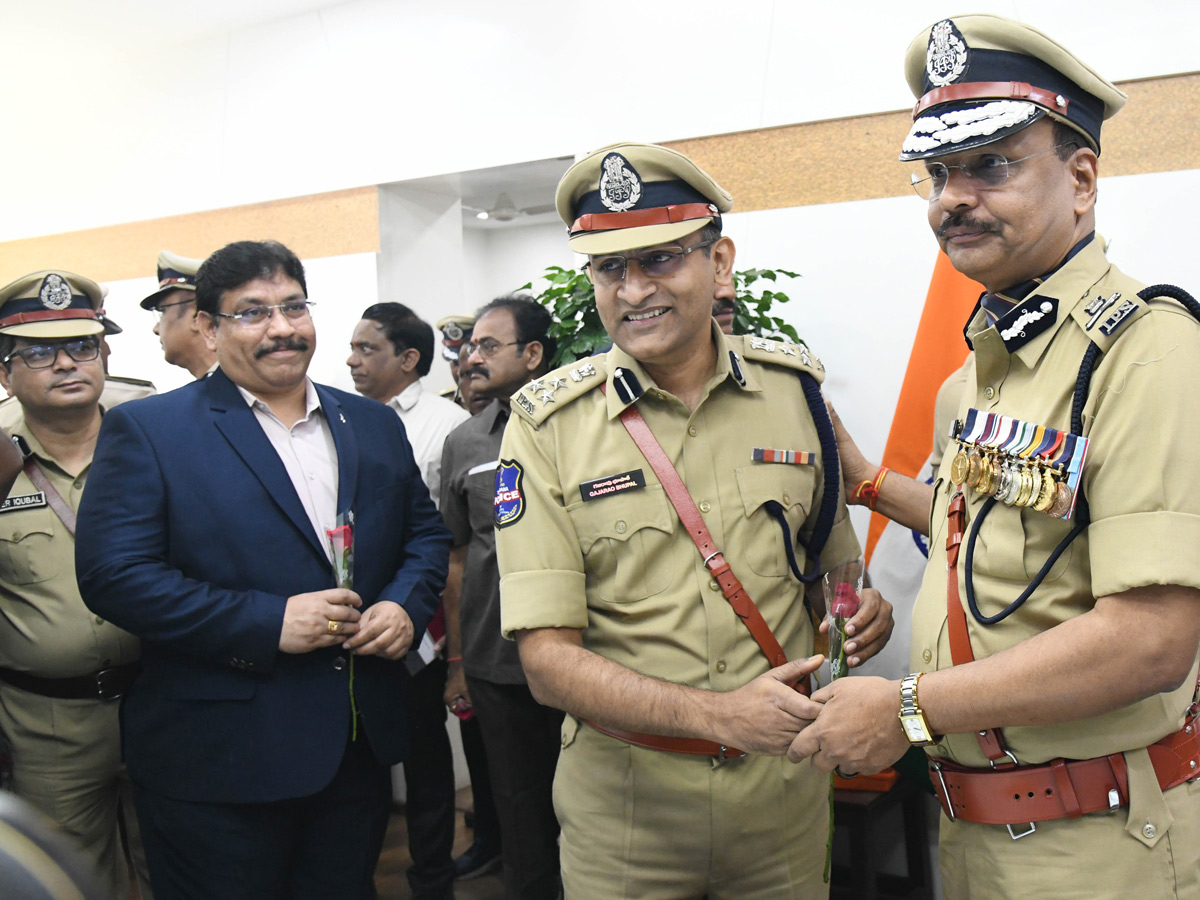 Shivadhar Reddy Takes Charge as Telangana DGP PHotos20