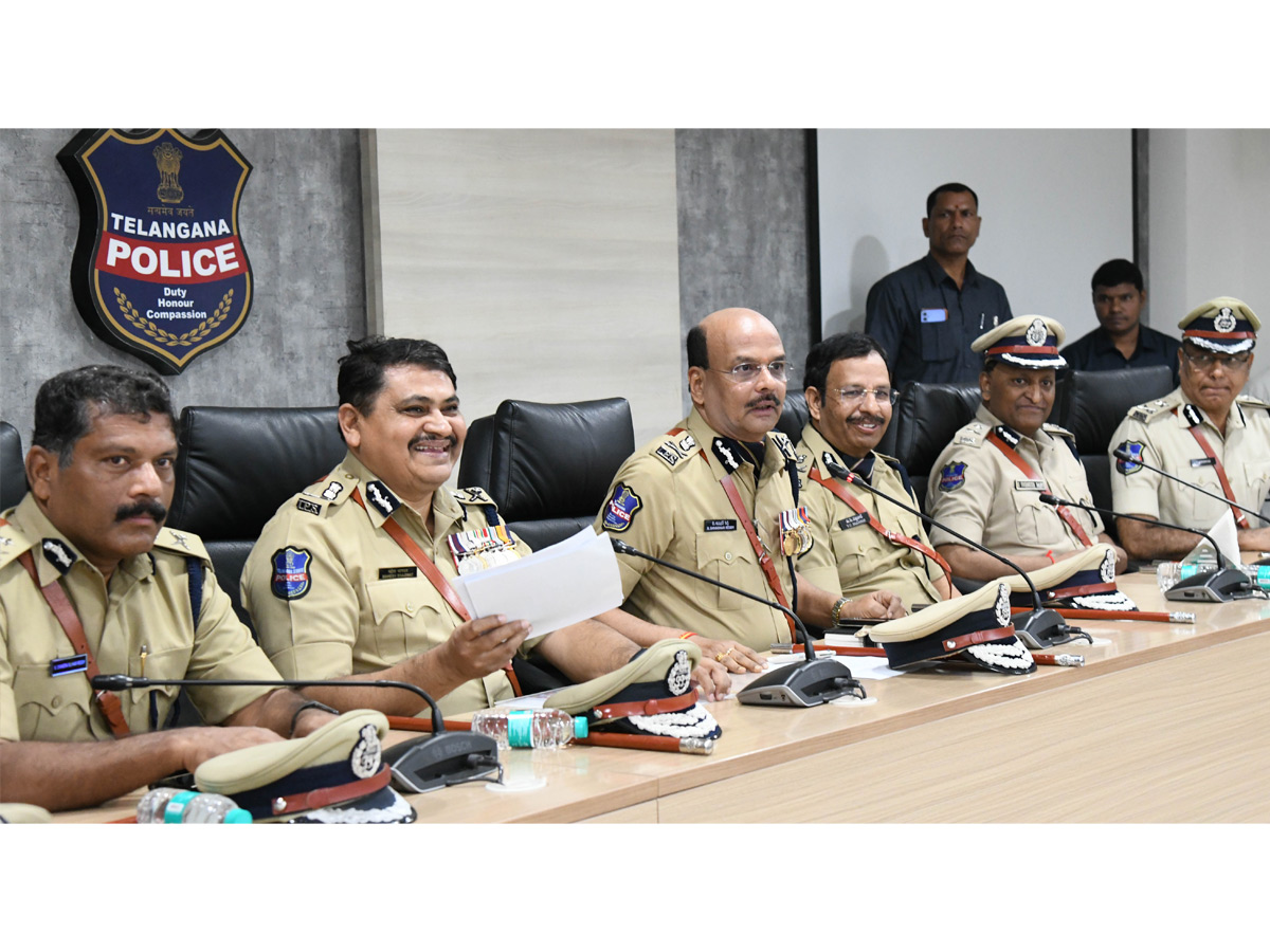 Shivadhar Reddy Takes Charge as Telangana DGP PHotos25
