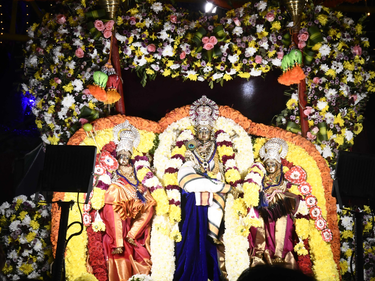  Vijayawada Dasara Navaratri 2025 Photos19