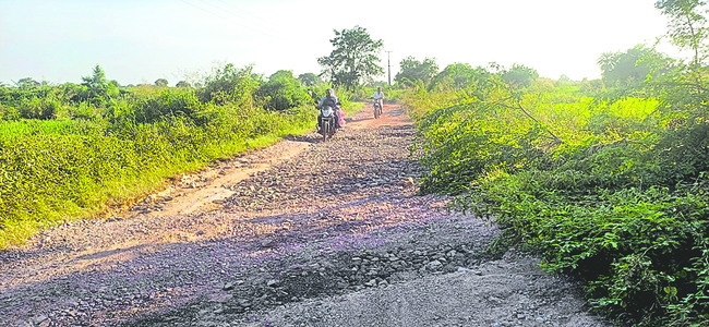 కోతల రోడ్డుకు మరమ్మతులేవి?1