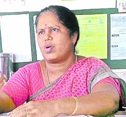 నాలుగు రోజులుగా తిరుగుతున్నా
6