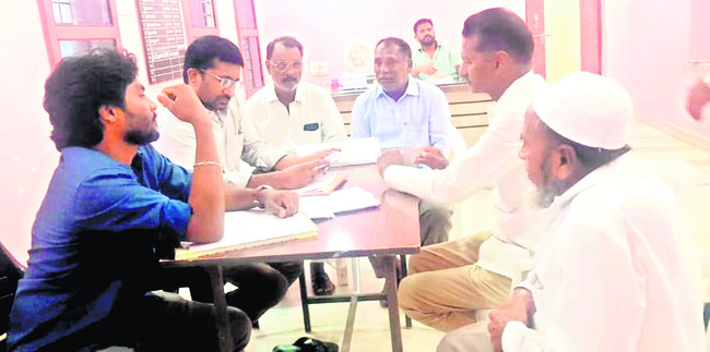 పలుచోట్ల నామినేషన్ల దాఖలు3